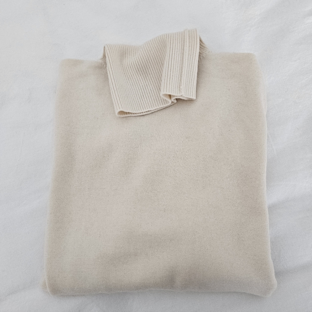 Suitsupply Cream Turtleneck Sweater Sz L